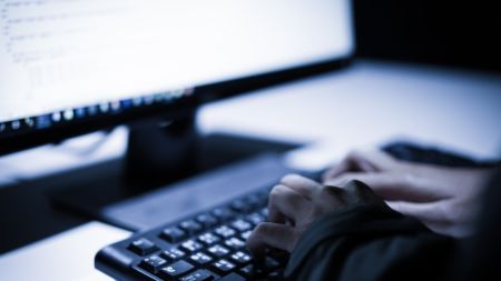 Niederländische Strafverfolger zerschlagen riesiges Botnet