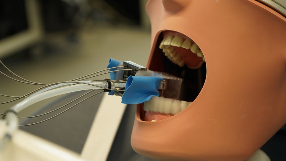 Swiss Mini-Robot Revolutionizes Dental Treatments