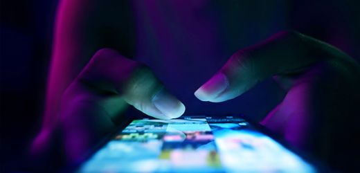 EU Commission calls for an end to infinite scrolling on Instagram