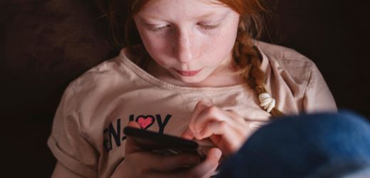 Étude sur les réseaux sociaux et la performance scolaire